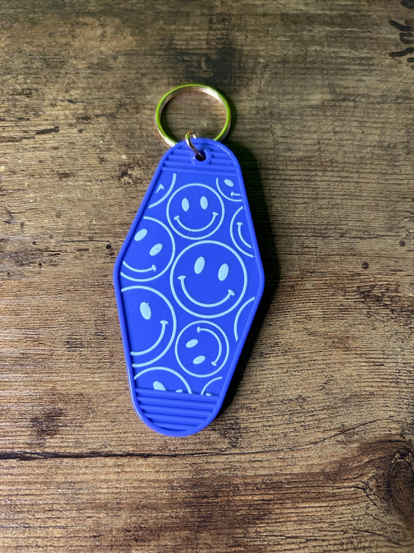 Motel Keychain: Smiley Face